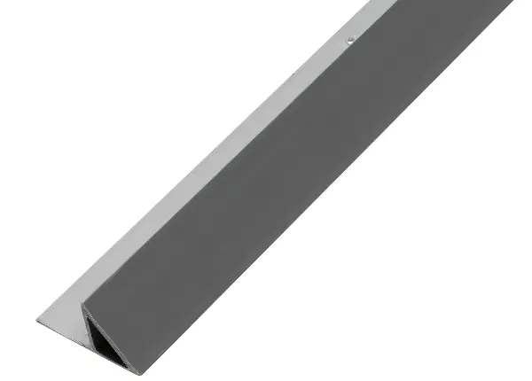 Şipcă cu trei muchii, cu cioc, 10/15/24mm, goală, 2,5 ml/bară, 40 bare/legătură, 100 legături/palet, ZDFH10