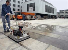 Mașini pentru curățarea blocurilor de piatră
